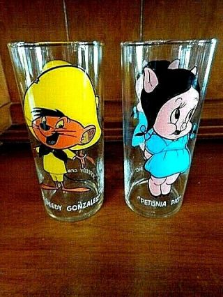(2) Vintage 1973 Pepsi Looney Tunes Warner Bros Speedy Gonzales / Petunia Pig
