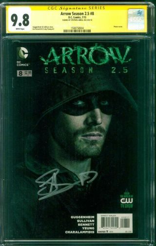 Arrow 8 Season 2.  5 Cgc Ss 9.  8 Stephen Amell Signed Photo Cover 2015