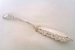 Beautifully Engraved Solid Silver Edwardian Butter Knife Joseph Gloster 1904 3