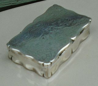 ANTIQUE SILVER PLATED SNUFF BOX WITH STIPPLE ENGRAVING c.  1840 6