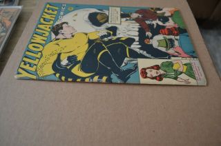 Yellowjacket 7 (vol 1) Classic Skull Cover rare golden age comic. 4