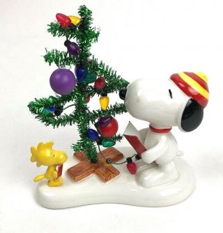 Peanuts Snoopy Singing Christmas Carols Department 56 Figurine 2007