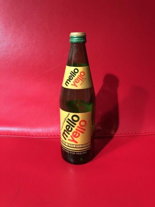 Vintage Mello Yello Empty Soda Bottle 16.  9 Fl Oz.  Coca - Cola Product 500ml