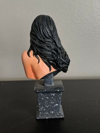 Vampirella Bust Statue by Clayburn Moore Creations - 462/5000 Limited Edition 2