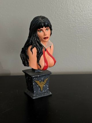 Vampirella Bust Statue by Clayburn Moore Creations - 462/5000 Limited Edition 5