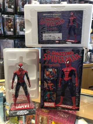 Diamond Select Toys Marvel Spider - Man Maquette Statue Figurine