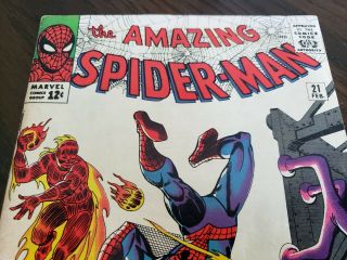 SPIDER - MAN 21 AWESOME THE HUMAN TORCH & THE BEETLE 2