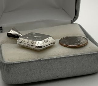 Vintage Sterling Silver 925 Pendant Snuff/ Pill Box 7
