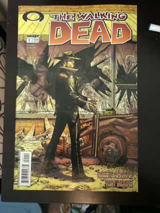 The Walking Dead 1 (oct 2003,  Image) : Slight Bend But Pages