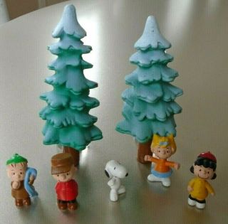 Miniature Charlie Brown,  Snoopy,  Linus,  Lucy & Sally With Pine Trees 1 " Figures