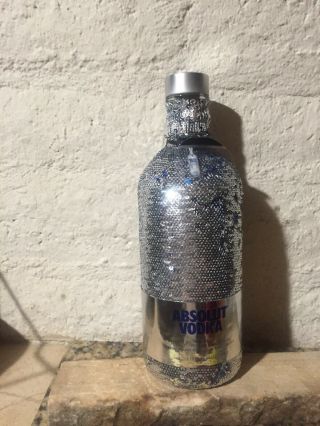 Rare Absolut Vodka Holiday Bottle Sequin 750ml Limited Ed Silver Zip Up Cover