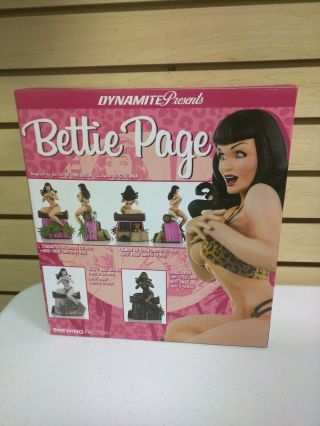 Dynamite Presents Bettie Page Statue Terry Dodson & Steve Kiwus Standard Edition 3