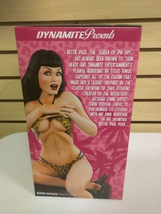 Dynamite Presents Bettie Page Statue Terry Dodson & Steve Kiwus Standard Edition 4