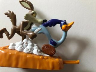 Looney Tunes Wile E Coyote & Road Runner Chasing Toy Vintage 1995 Warner Bros 5