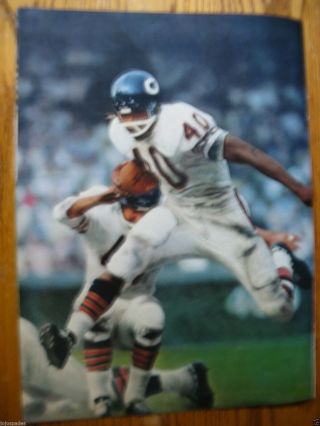 1967 Gale Sayers Picture - 8.  5 X 10.  5 " - 1 Page Mag Picture - - Chicago Bears