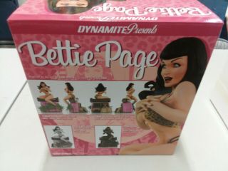 DYNAMITE PRESENTS BETTIE PAGE STATUE TERRY DODSON ARTIST EDITION VERY HOT 5