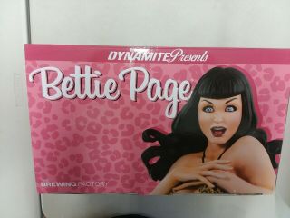DYNAMITE PRESENTS BETTIE PAGE STATUE TERRY DODSON ARTIST EDITION VERY HOT 8