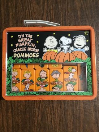 Peanuts It ' s the Great Pumpkin Charlie Brown Dominos Game Lunchbox 2