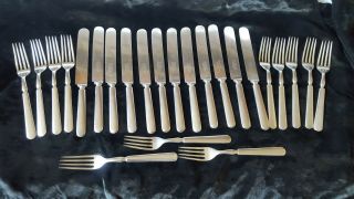 Antique R.  S.  P.  Co.  Meriden Silver Plated Flatware 24 Knives & Forks