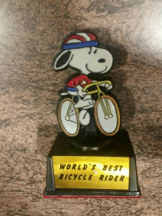 Vintage Snoopy Peanuts World ' s Best Bicycle Rider Trophy Aviva 1972 4