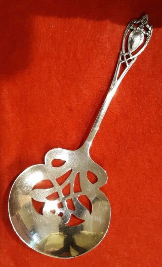 Lunt Monticello Sterling Silver 5 " Pierced Bowl Bon Bon Spoon - No Monogram