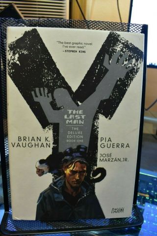 Y The Last Man Deluxe Edition Volume 1 Vertigo Dc Hardcover Rare Brian K Vaughan