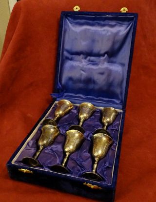 Vintage Cased Set Of 6 Chased Silver Plated Epns Small Wine Goblets