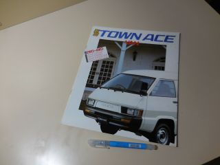 Toyota Townace Van Japanese Brochure 1988/01 26/27/36 4k 1y 1c (ii) 2c (ii)