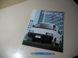 Toyota Townace Van Japanese Brochure 1988/08 26/25/27/36 4k - J 2y - J 2c - Iii