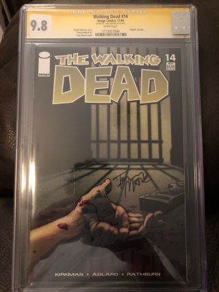 Image The Walking Dead 14 Cgc 9.  8 Signature Series Tony Moore Auto Signed Book