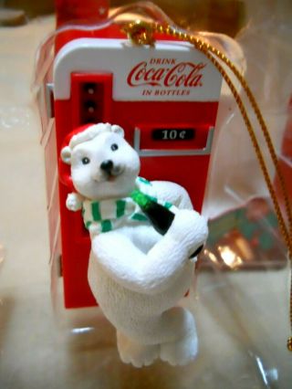 2005 Trevco Coca Cola Polar Bear & Coke Machine Christmas Ornament
