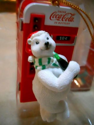2005 Trevco Coca Cola Polar Bear & Coke Machine Christmas Ornament 3