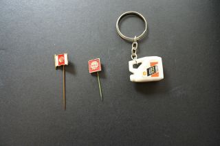 1960s SHELL logo PINS (2) & SHELL PLUS oil gas can KEYCHAIN - vintage 2