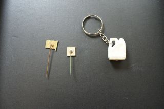 1960s SHELL logo PINS (2) & SHELL PLUS oil gas can KEYCHAIN - vintage 3