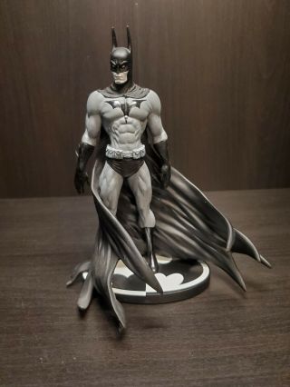 Dc Collectibles - Batman Black And White By Michael Turner Statue