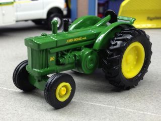 1/64 Ertl John Deere 80 Tractor
