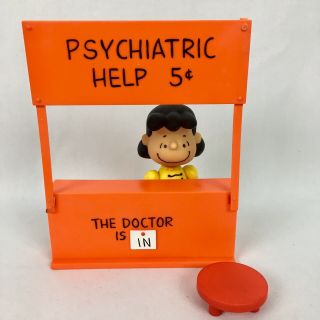 Peanuts Lucy Van Pelt With Psychiatric Help Booth Playset - The Doctor Is In