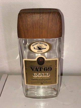 Vintage Vat 69 Gold Scotland Scotch Whiskey Bottle Four Fifths Quart