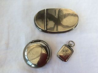 THREE VINTAGE SILVER PLATED SNUFF BOXES 4