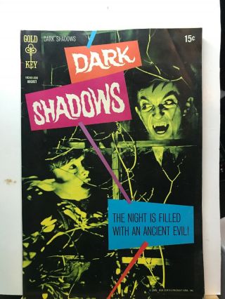 Pre - Owned Dark Shadows August No.  6 Gold Key Comics (1970,  Reader) 15 Cent