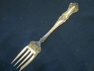Medium Cold Meat Fork 1847 Rogers Vintage Grapes 1904 Silverplate 8 1/4 "
