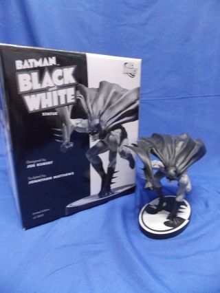 Dc Direct Batman Black And White Joe Kubert Statue 0177/3800
