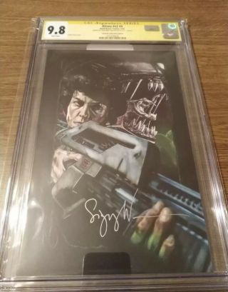 Sigourney Weaver Autographed Aliens 4 Variant Cover Cgc Ss 9.  8