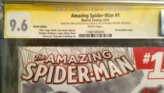 Spider - man 1 (2014) CGC 9.  6 / Stan Lee / Spidey sketch by Mike Mckone 2