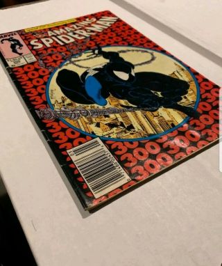 The Spider - Man 300 (1988,  Marvel) 1st Venom Newsstand ungraded UPC 6