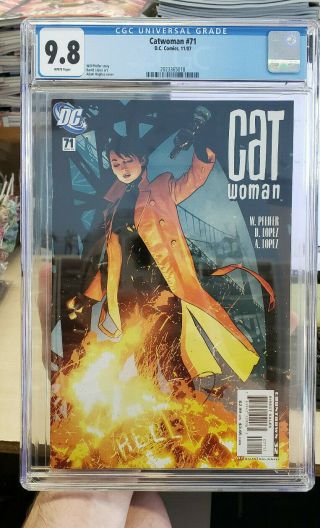 Catwoman 71 (vol.  3) - Cgc Graded 9.  8 - Adam Hughes Cover