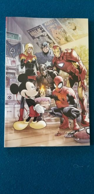 Marvel Comics 1000 D23 Expo Cover Variant Mickey Mouse Disney In Hand