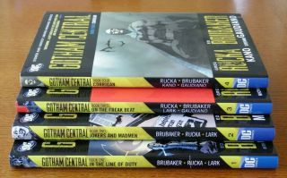 Gotham Central Brubaker Deluxe Hardcover Complete Volume 1 - 4