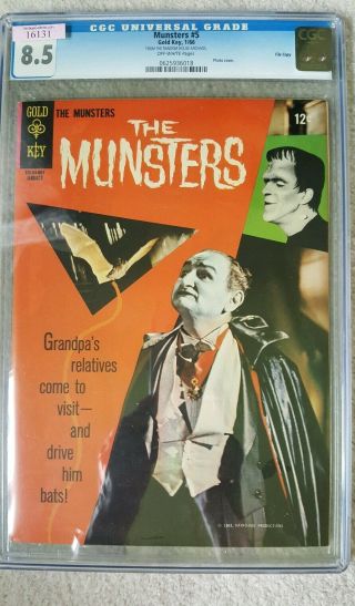 The Munsters Comic 5 With Pinup,  Cgc T/66 Plate Covered