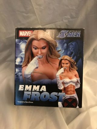 Diamond Select Marvel Universe Astonishing X - Men Emma Frost White Queen Bust